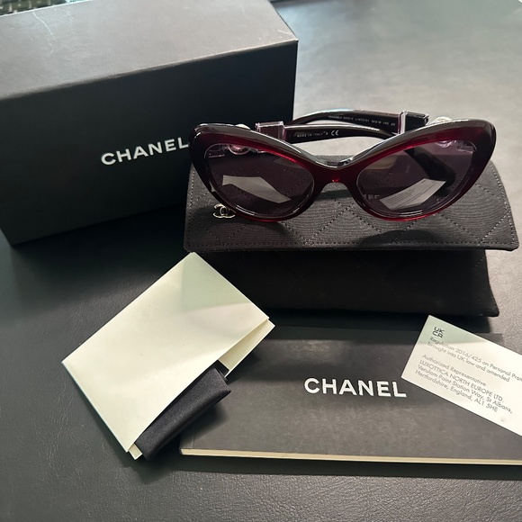 CHANEL SUNGLASSES - Picture 4 of 4